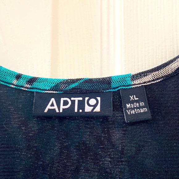 Ladies Ruffled Shirt. - Picture 3 of 4